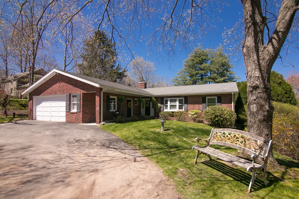 Unit for sale at 274 Tunxis Road, West Hartford, CT 06107