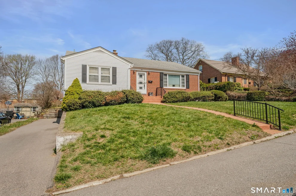 Unit for sale at 45 Mansfield Road, New London, CT 06320