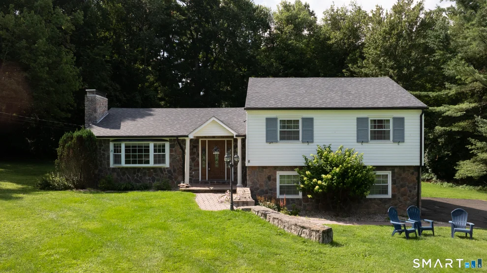 Unit for sale at 123 Northwood Drive, Middlebury, CT 06762