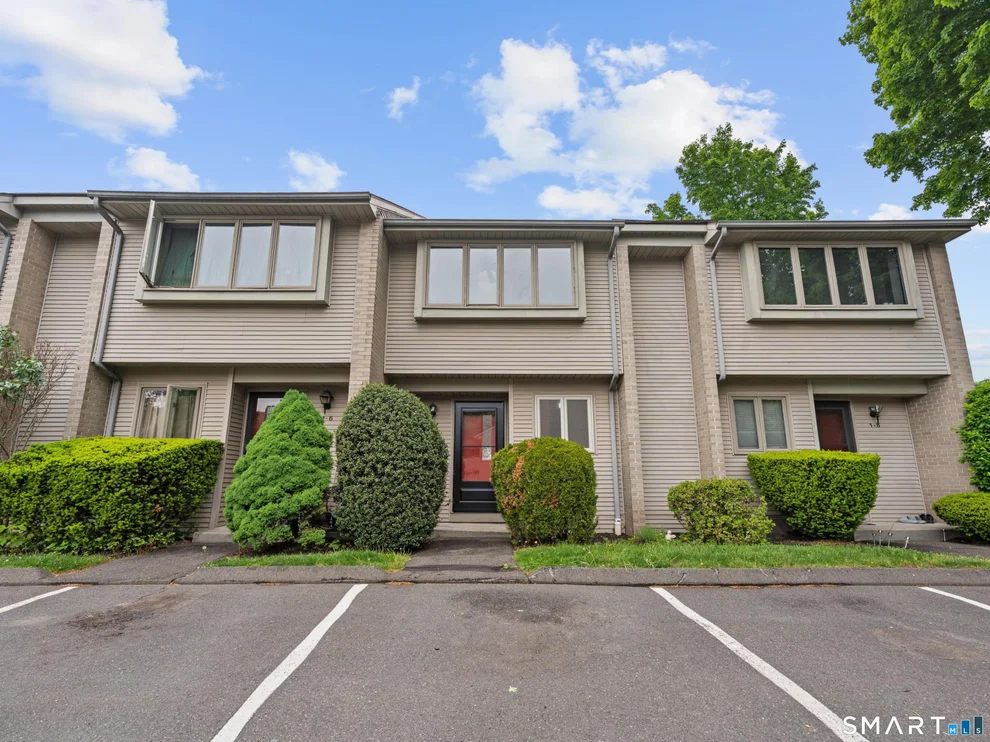 Unit for sale at 827 Oronoke Road, Waterbury, CT 06708