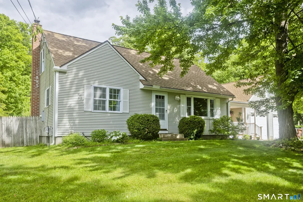 Unit for sale at 3 Birchwood Terrace, Enfield, CT 06082