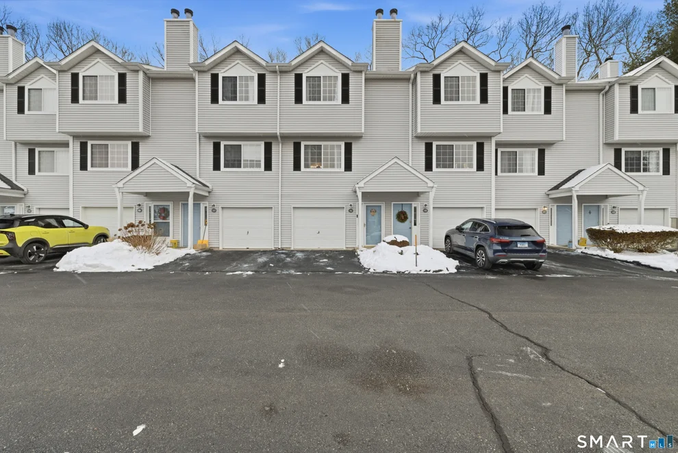 Unit for sale at 310 Boston Post Road, Waterford, CT 06385