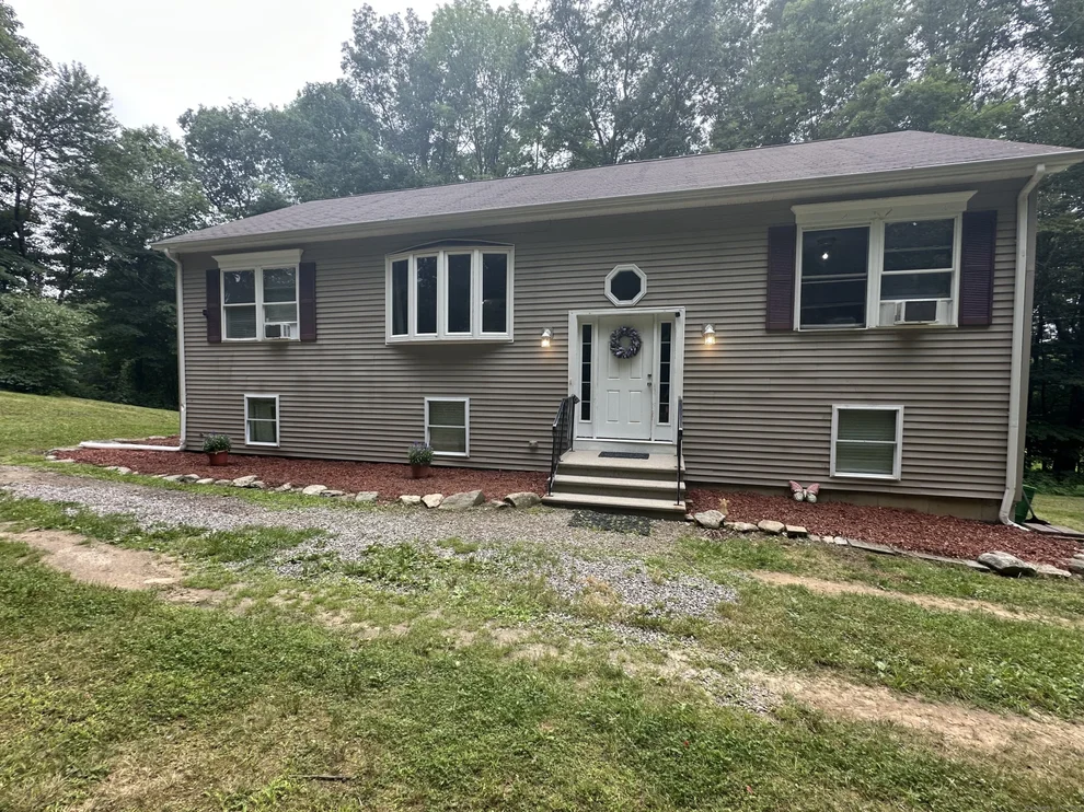 Unit for sale at 209 Crystal Pond Road, Woodstock, CT 06282