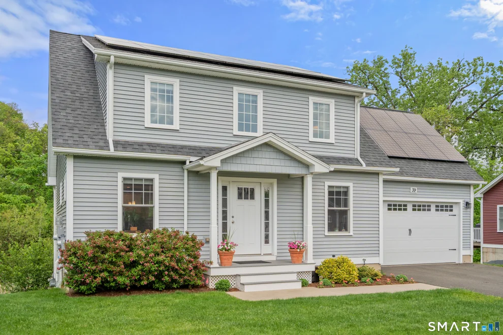 Unit for sale at 39 Chapman Chase, Windsor Locks, CT 06096