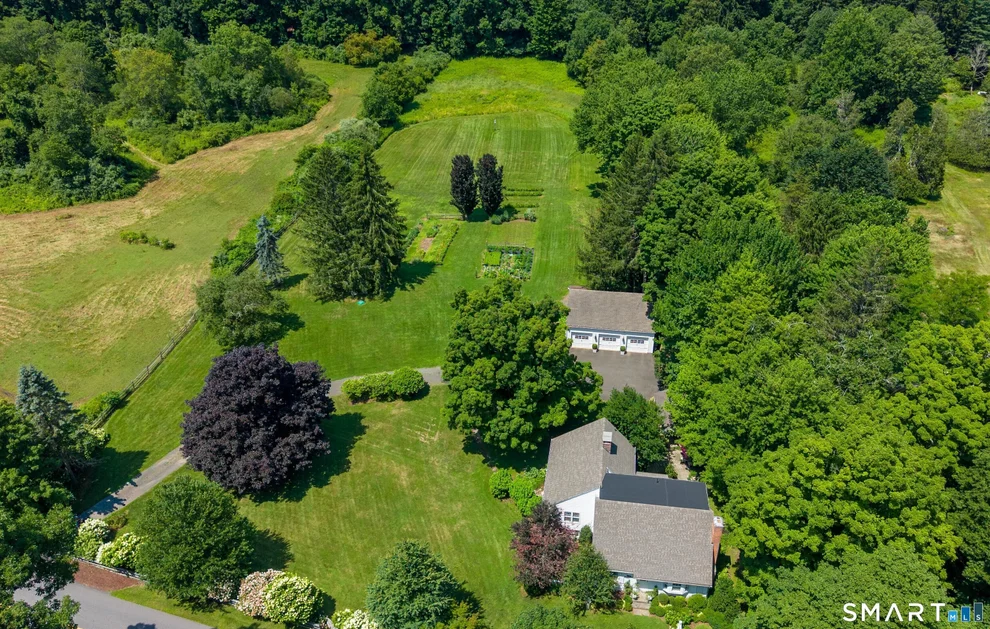 Unit for sale at 385 Middle Road Turnpike, Woodbury, CT 06798