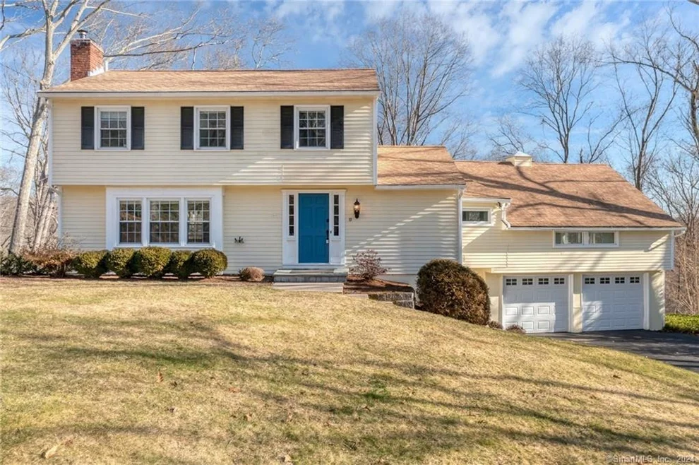 Unit for sale at 19 Hills Road, Essex, CT 06442