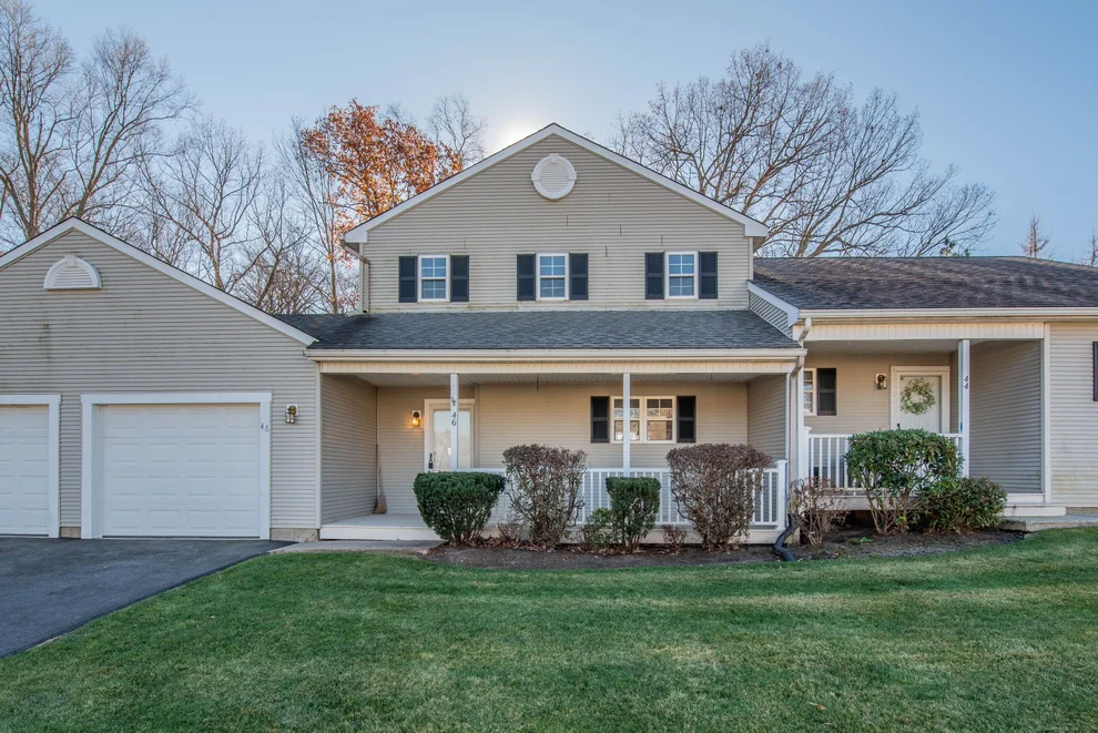 Unit for sale at 46 Dibble Hollow Lane, Windsor Locks, CT 06096