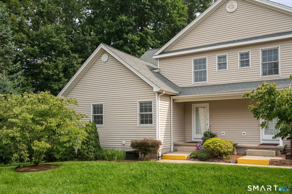 Unit for sale at 4 Reggie Way, East Windsor, CT 06016