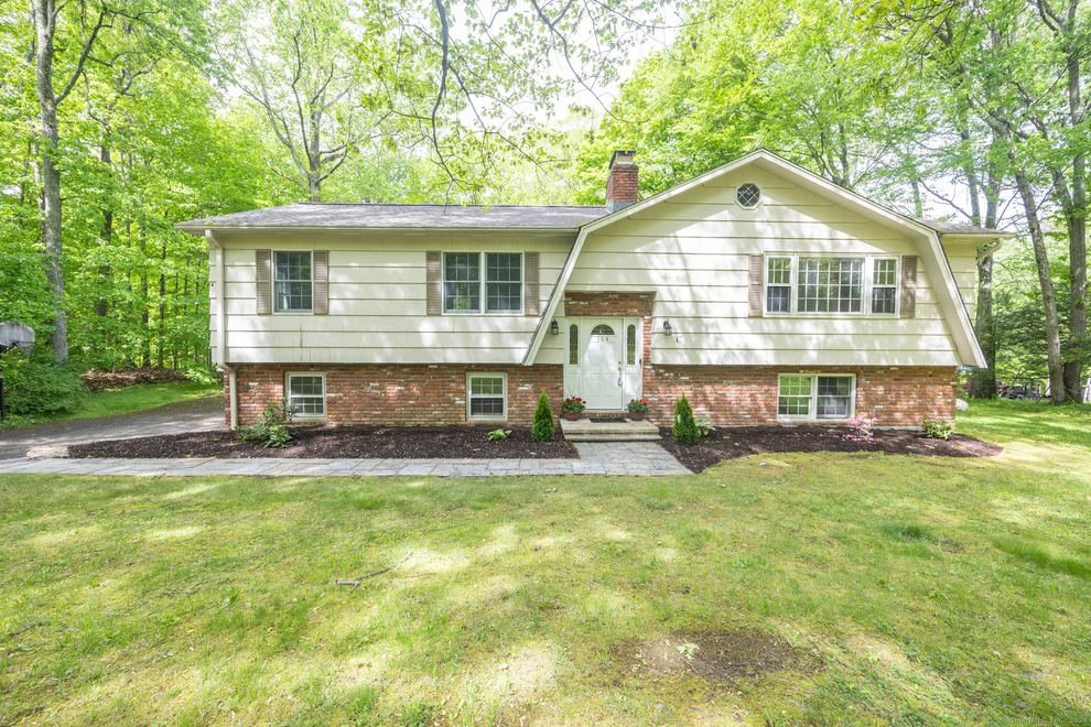 Unit for sale at 164 Settlers Hill Road, Southbury, CT 06488