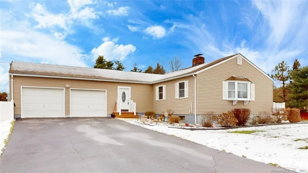 Unit for sale at 315 East Street, Suffield, CT 06078