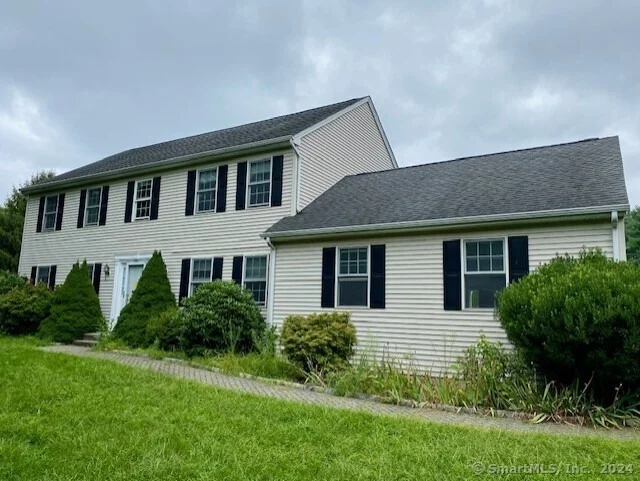 Unit for sale at 10 Cook Hill Road, Cheshire, CT 06410