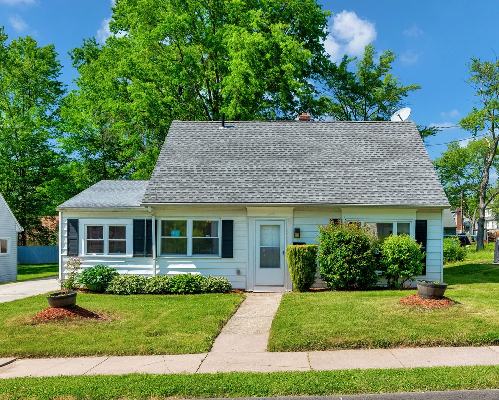 Unit for sale at 186 Andover Street, Hartford, CT 06112