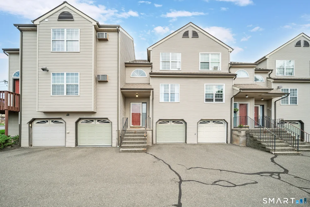 Unit for sale at 7 Taft Point, Waterbury, CT 06708