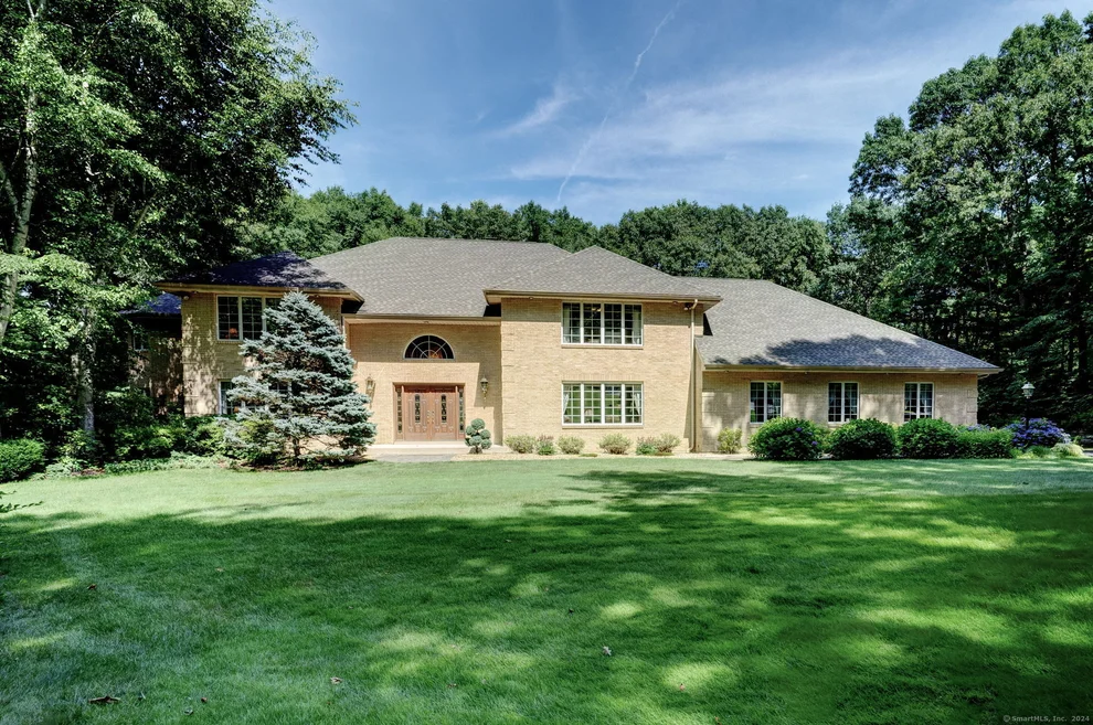 Unit for sale at 186 Mariondale Drive, Southington, CT 06479