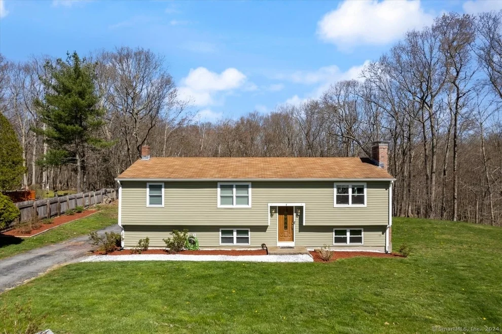 Unit for sale at 8 Pin Oak Terrace, Norwich, CT 06360