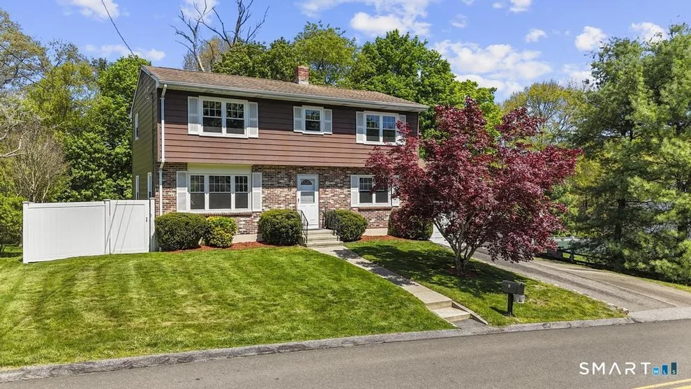 Unit for sale at 6 Highland Avenue, Seymour, CT 06483