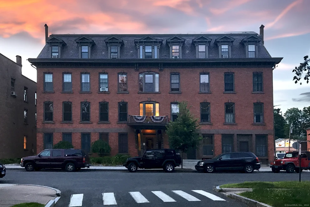 Unit for sale at 130 Main Street, Canton, CT 06019