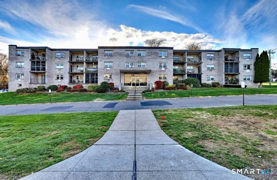 Unit for sale at 308 Meadowside Road, Milford, CT 06460