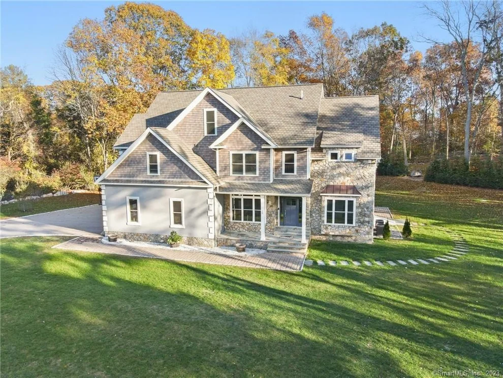 Unit for sale at 16 Susan Terrace, Waterford, CT 06385