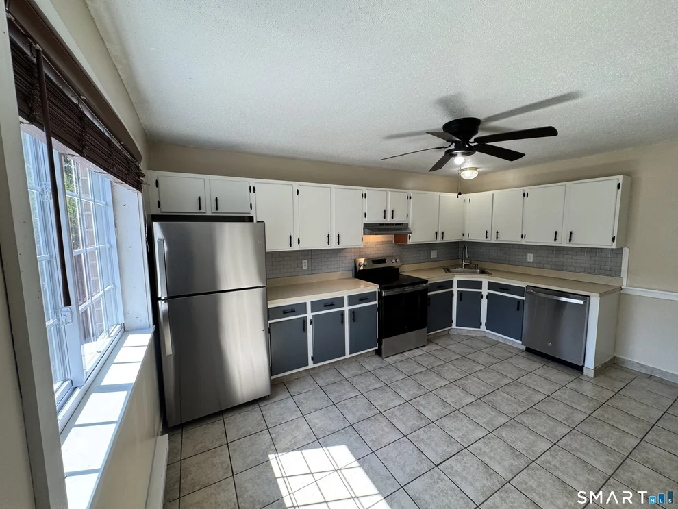 Unit for sale at 495 Scott Road, Waterbury, CT 06705