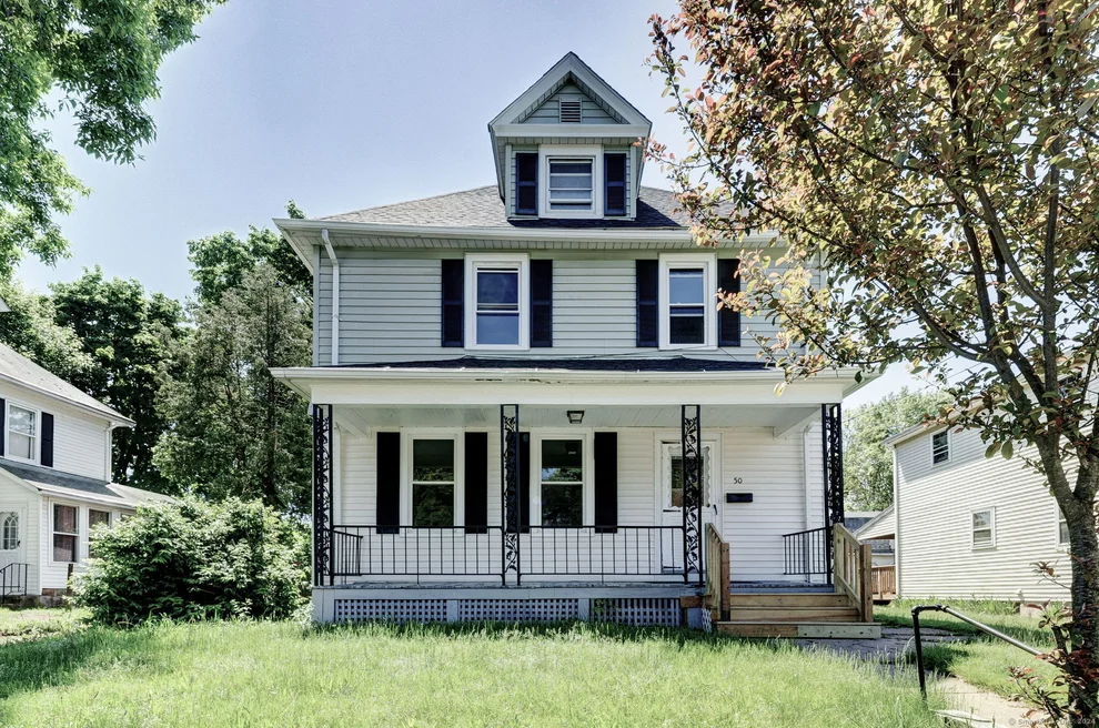 Unit for sale at 50 Glenwood Street, Manchester, CT 06040