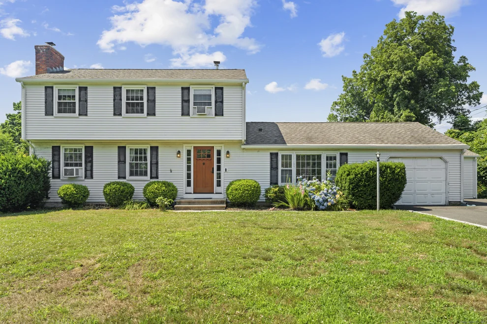 Unit for sale at 14 Stonewall Lane, Guilford, CT 06437