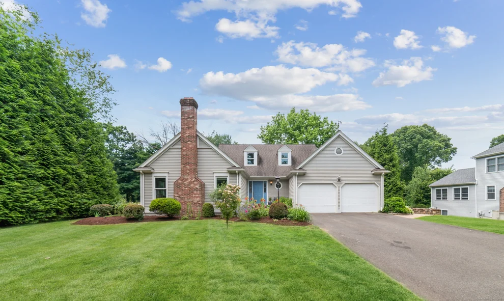Unit for sale at 25 Evelyn Street, Fairfield, CT 06890