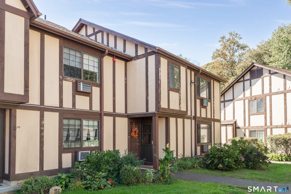 Unit for sale at 153 Foxwood Close, Milford, CT 06461