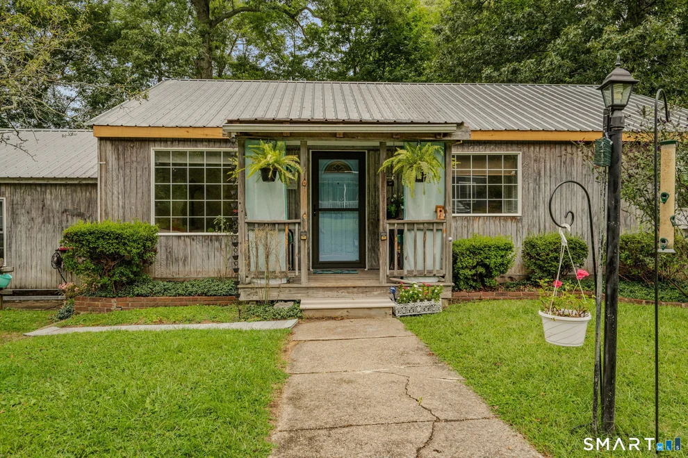 Unit for sale at 4 Marilyn Road, Waterford, CT 06385