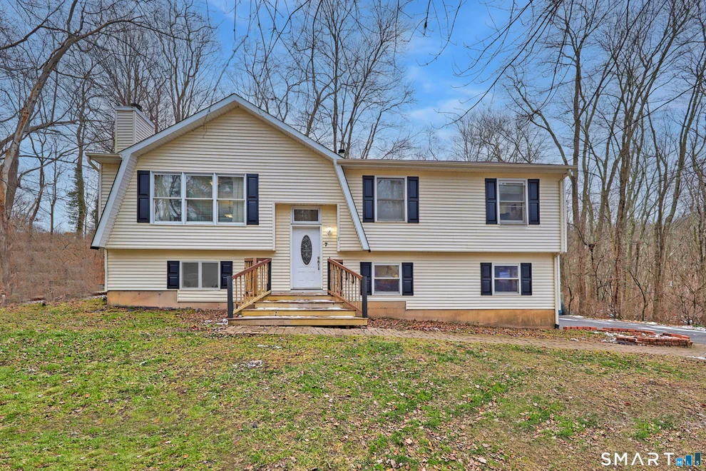 Unit for sale at 7 Circuit Avenue, Watertown, CT 06795