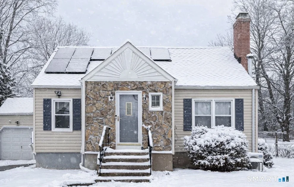 Unit for sale at 190 Chestnut Street, Manchester, CT 06040