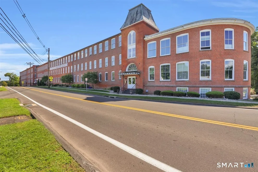 Unit for sale at 10 Main Street, Berlin, CT 06037