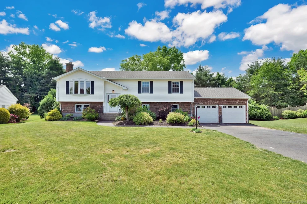 Unit for sale at 19 Meadow Lane, Enfield, CT 06082