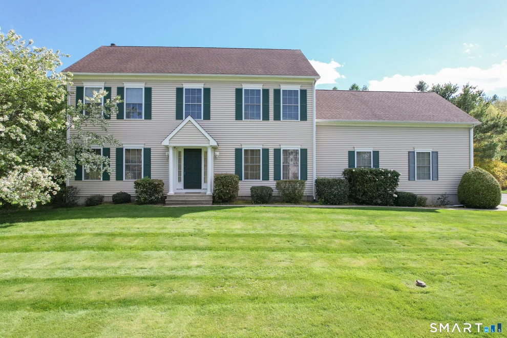 Unit for sale at 11 Nature Trail, Hamden, CT 06518