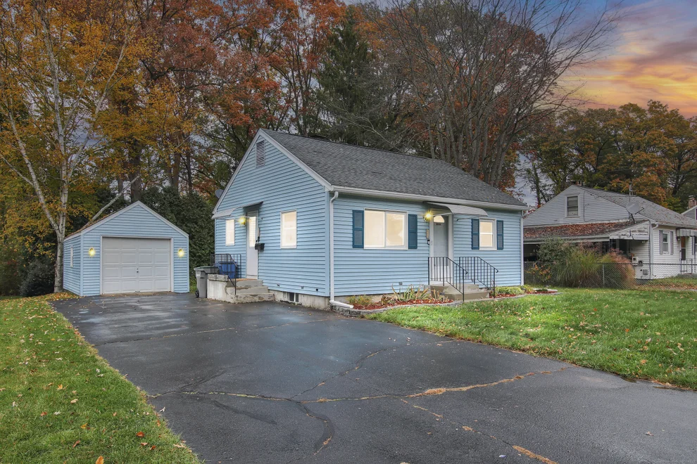 Unit for sale at 113 Deepwood Drive, Manchester, CT 06040