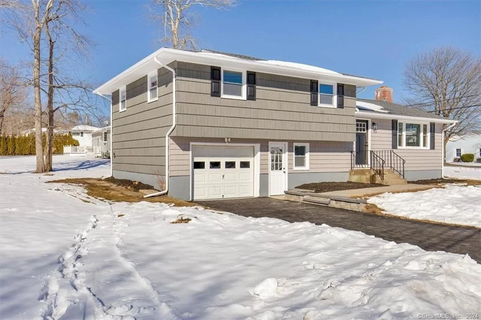 Unit for sale at 6 Colby Lane, Wolcott, CT 06716
