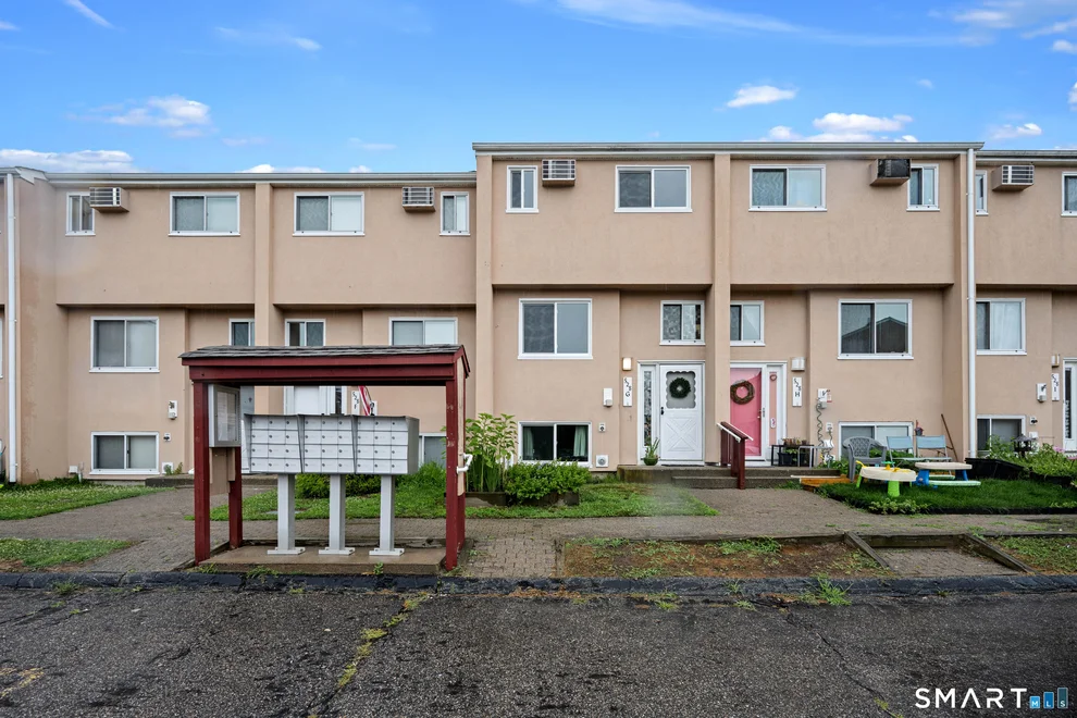 Unit for sale at 528 Shennecossett Road, Groton, CT 06340