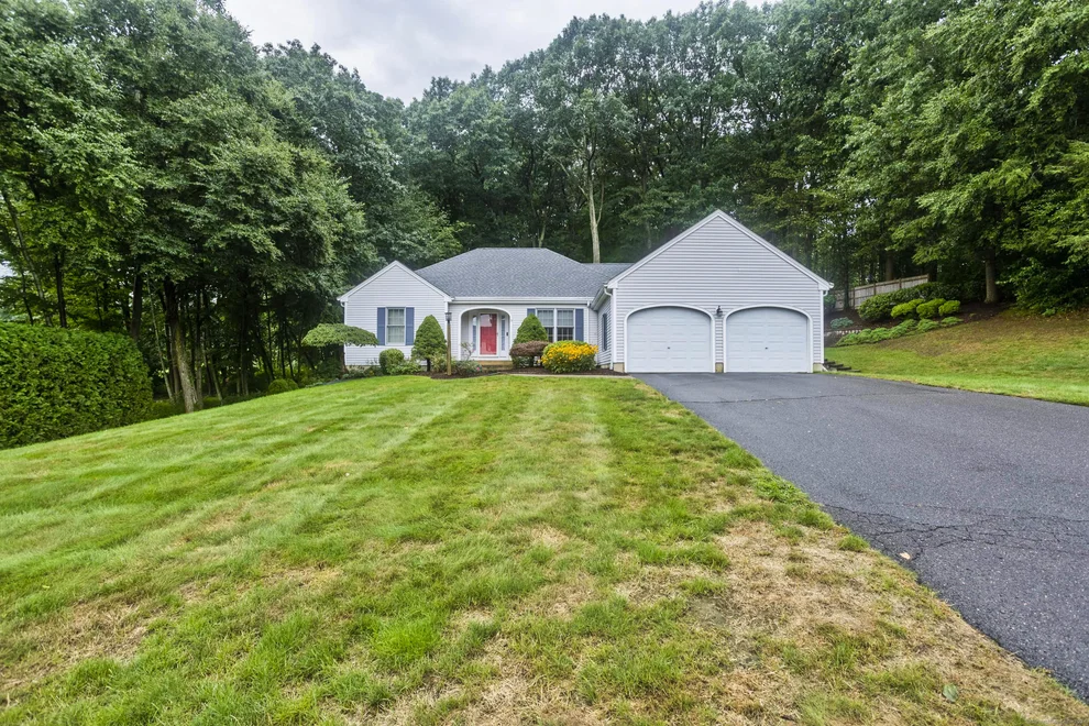 Unit for sale at 9 Rothe Lane, Ellington, CT 06029
