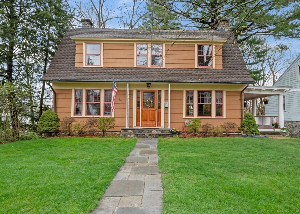 Unit for sale at 59 Woodlawn Avenue, Naugatuck, CT 06770
