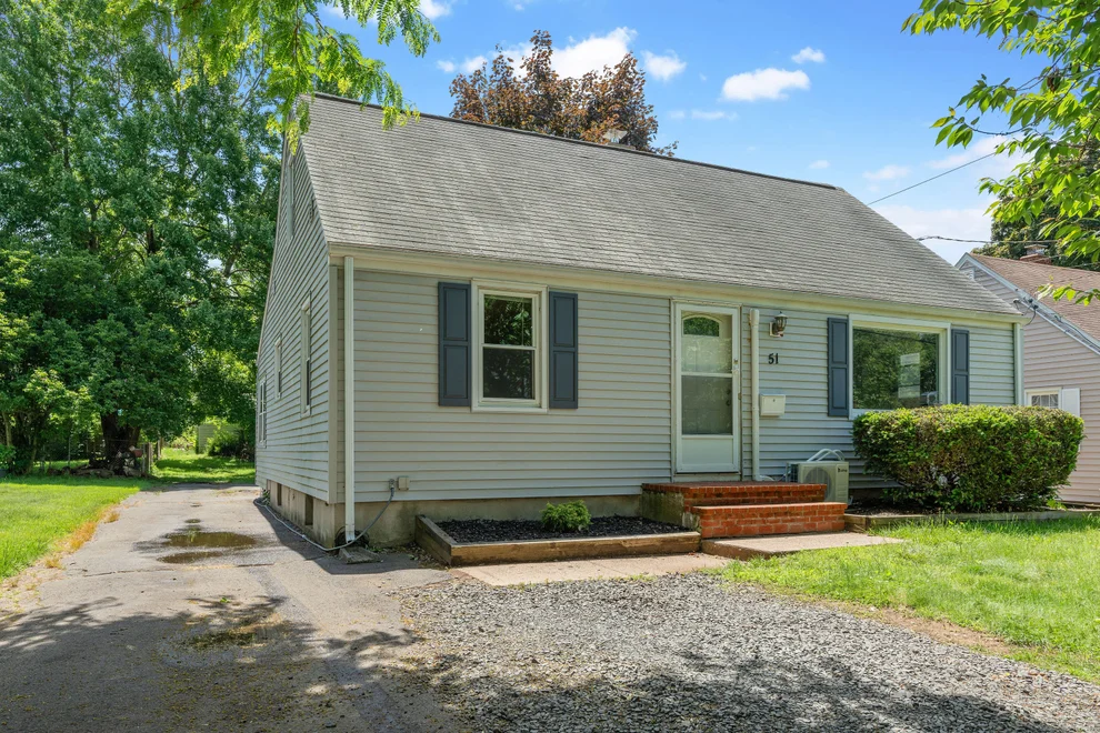 Unit for sale at 51 Robbins Avenue, Newington, CT 06111