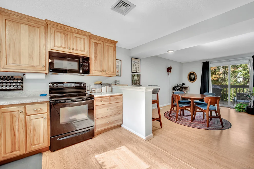 Unit for sale at 15 Tanager Circle, Simsbury, CT 06081