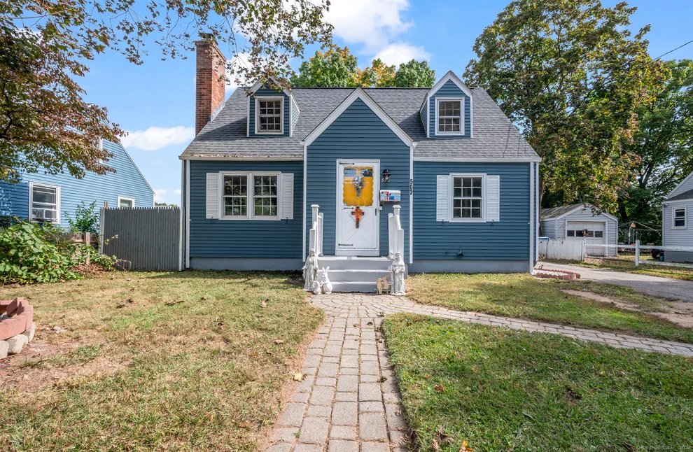 Unit for sale at 503 Adams Street, Manchester, CT 06040
