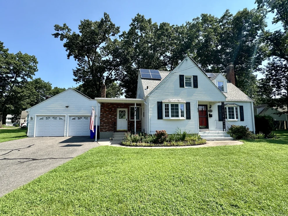 Unit for sale at 530 Ash Drive, Windsor Locks, CT 06096