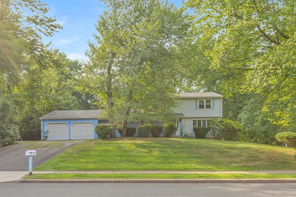 Unit for sale at 145 Lamplighter Drive, Manchester, CT 06040