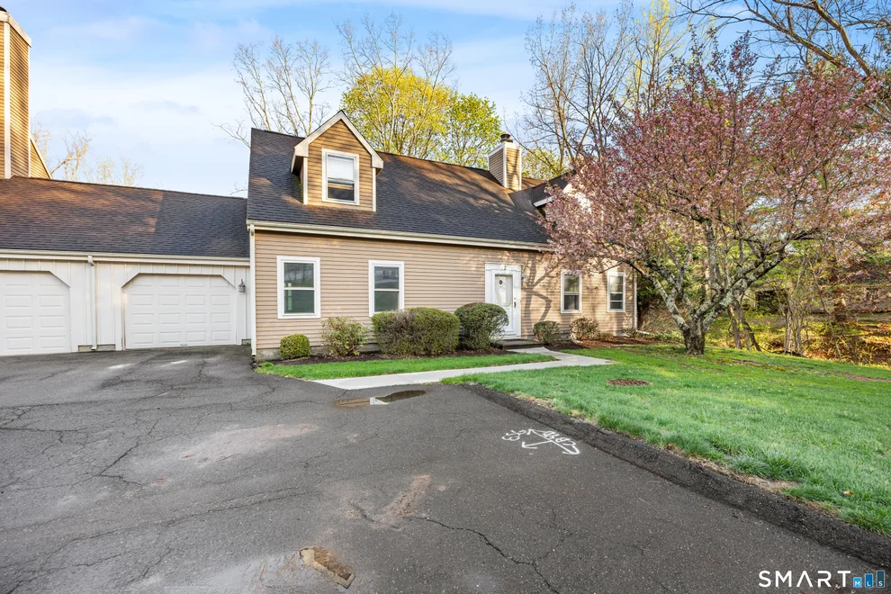 Unit for sale at 12 Old Towne Road, Cheshire, CT 06410