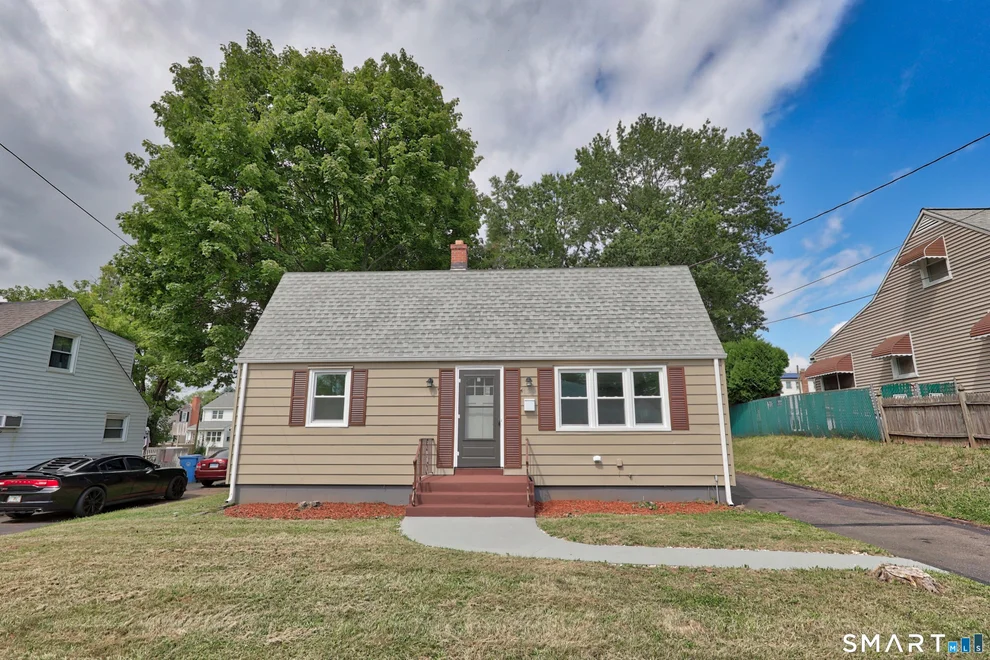 Unit for sale at 124 Mansfield Avenue, New Britain, CT 06051