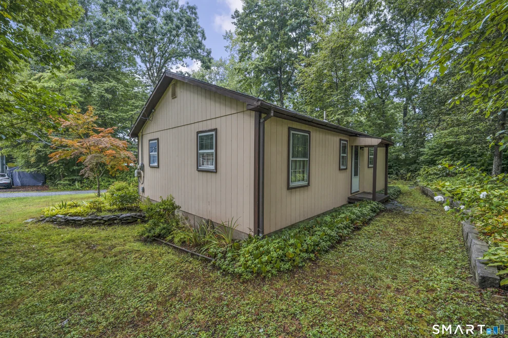 Unit for sale at 17 Beech Road, Lebanon, CT 06249