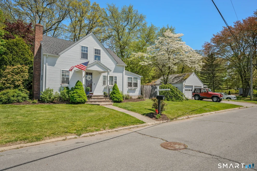 Unit for sale at 1 Middle Street, Waterford, CT 06385