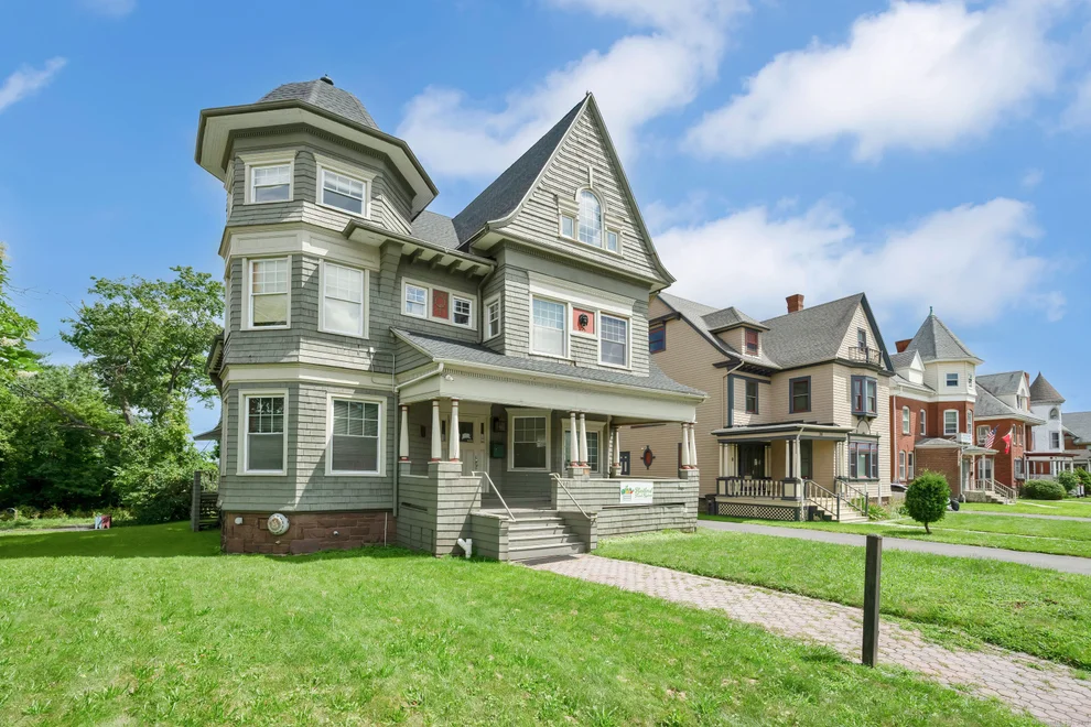 Unit for sale at 190 Wethersfield Avenue, Hartford, CT 06114