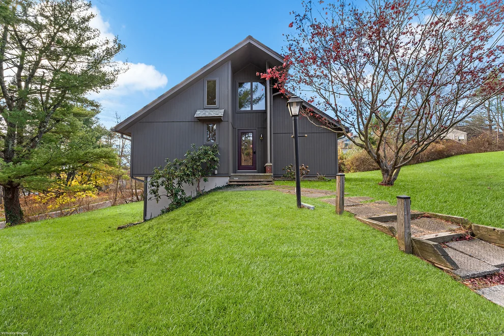Unit for sale at 14 Yellow Green Road, Middletown, CT 06457
